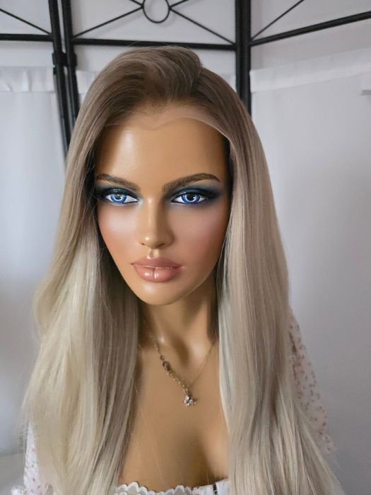 Peruka włos syntetyczny jasny popielaty blond