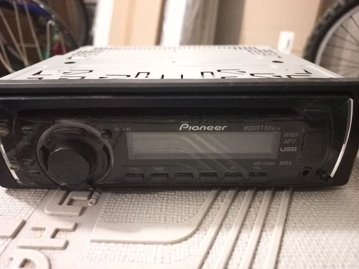Auto radio pionner deh-2100ub