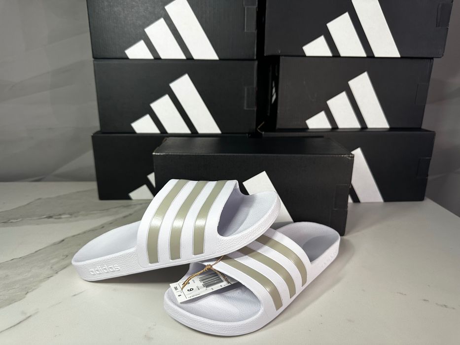 Жіночі шльопки adidas оригінал 39р