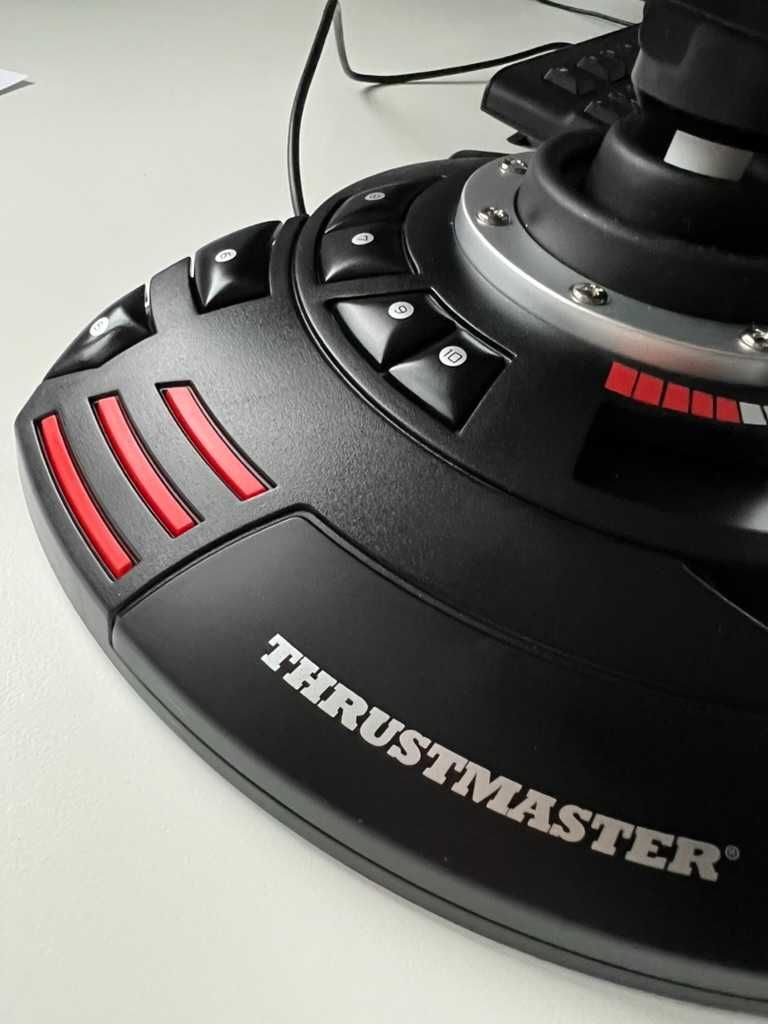 Joystick Thrustmaster T.Flight Stick X – jak nowy!