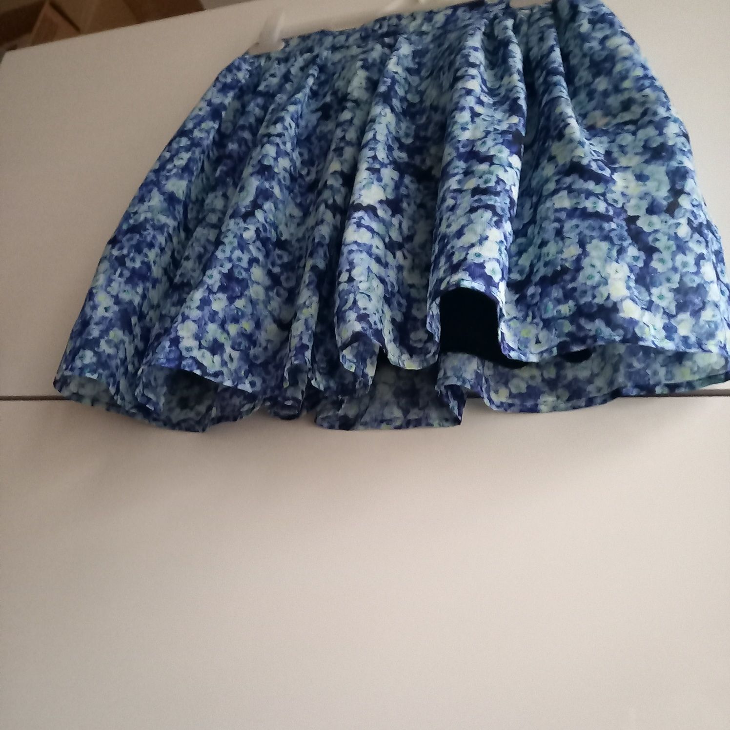 Śliczna spódnica tiulowa Bik Bok niebieska krótka w kwiaty jak Monet