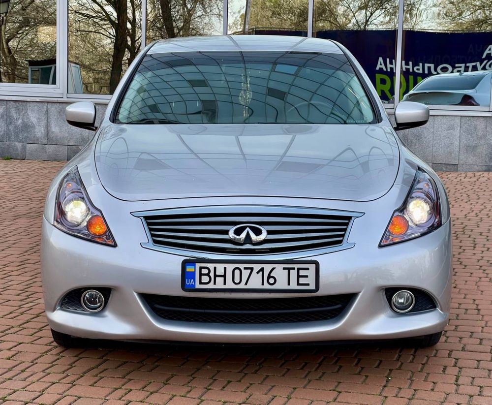 Infinity G25 2011 2.5 Бензин 4WD