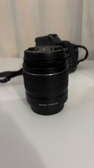 Camera canon eos 2000d