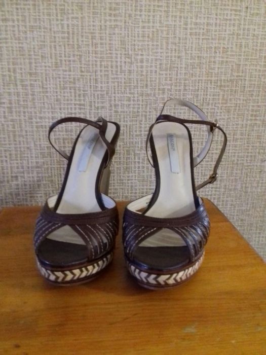 Босоножки Baskoni