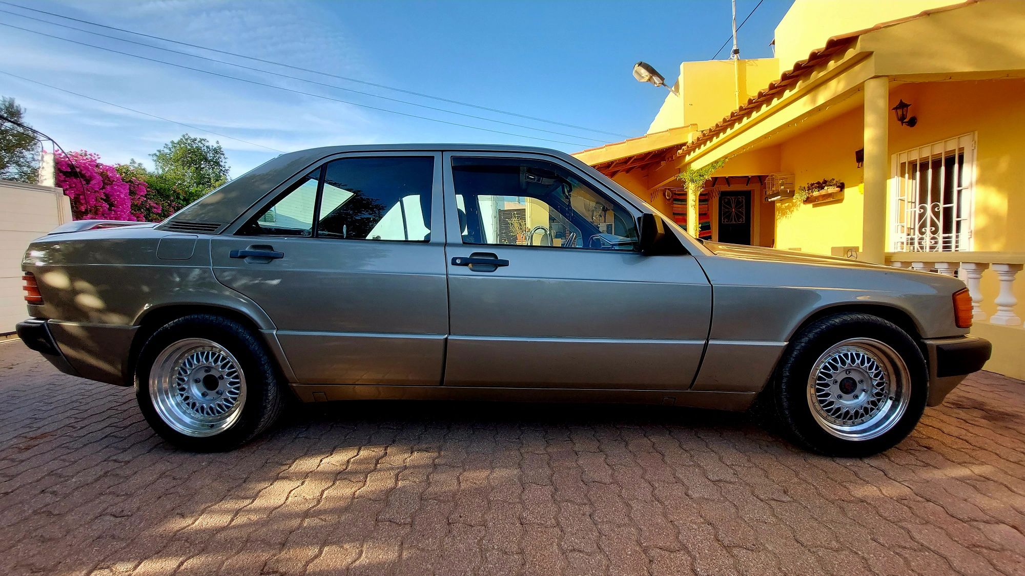 Mercedes 190 2.5