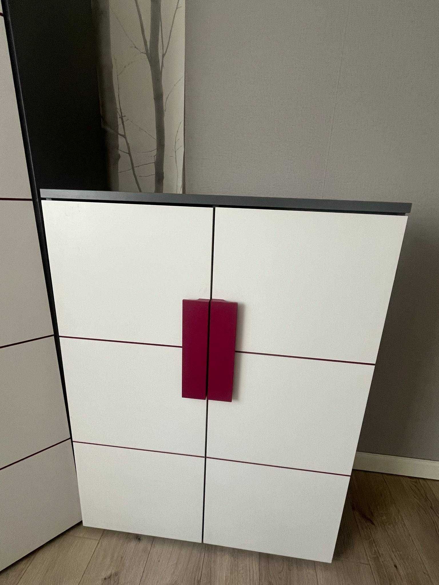 Szafa rogowa plus komoda