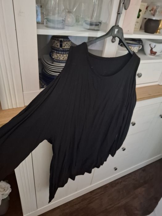 Czarna bluzka luźna odkryte ramiona 40 42 44