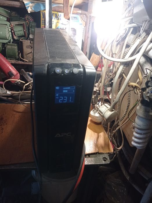 ДБЖ , ИБП / UPS Powercom BNT-1000AP / 600w та  APC back-ups rs 800