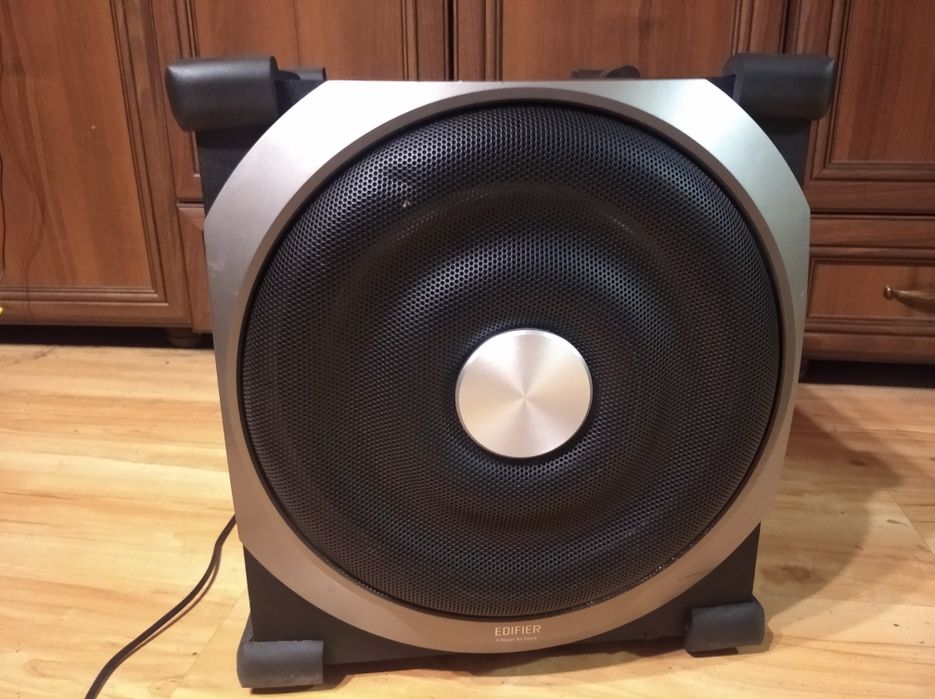 Subwoofer aktywny Edifier s730