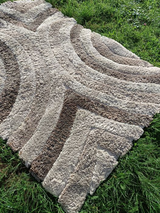 Używany dywan, brązowe odcienie, 235 cm x 163 cm