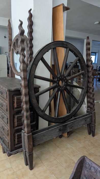 Conjunto de Quarto Rústico em Madeira Maciça – Cama Única com Detalhe