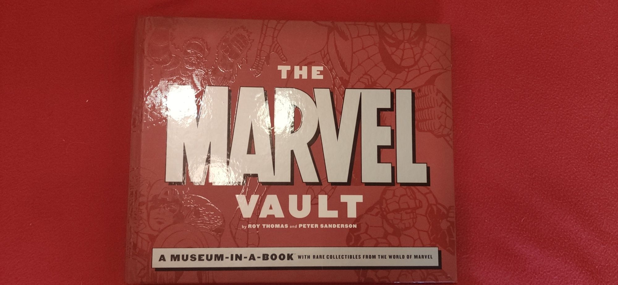 Livro Marvel Vault - Livro Museu