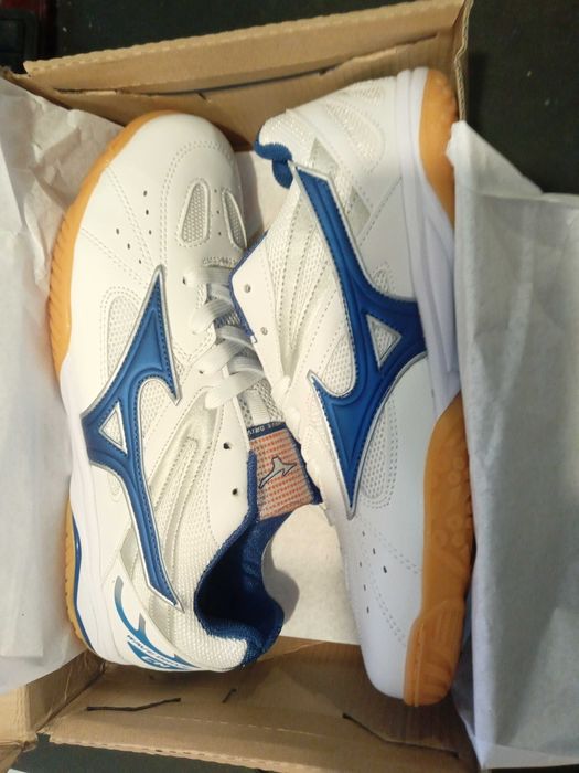 Buty sportowe halówki Mizuno wave 42 tenis stołow itp