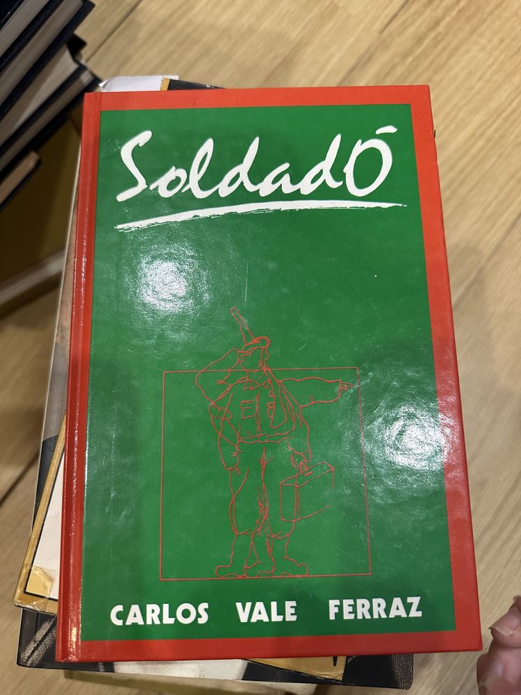 livro Soldadó de Carlos Vale Ferraz