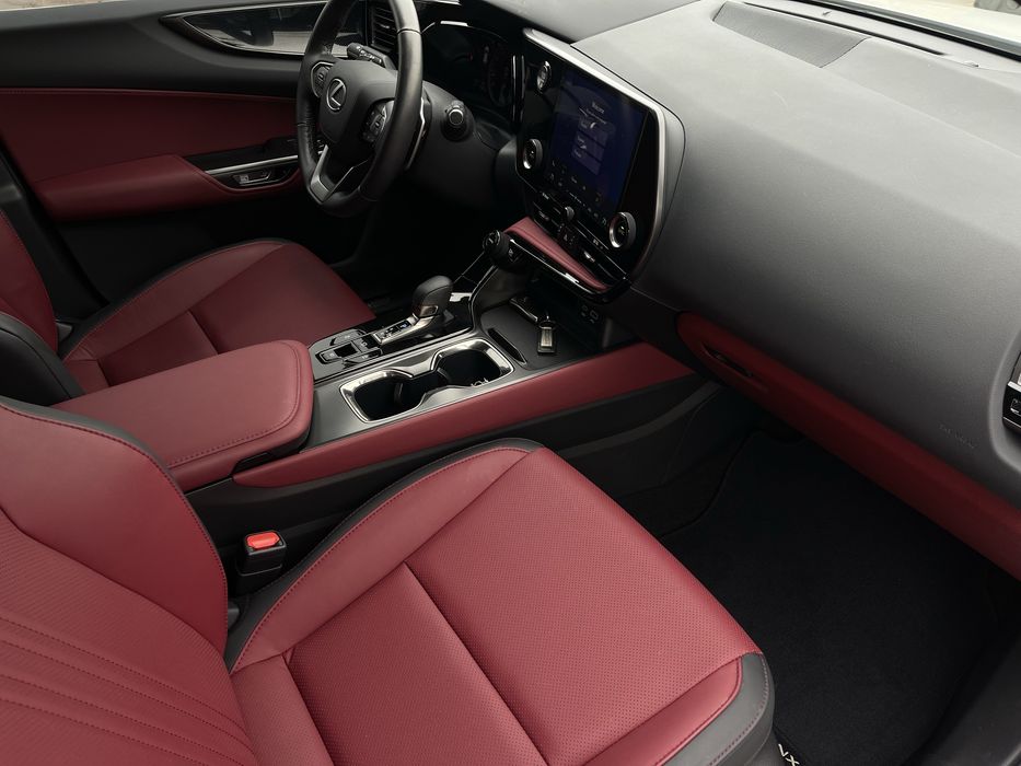 LEXUS NX250 2024 14 тыс км