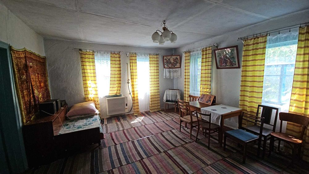 село Черевки, є газ, криниця, світло. Є ВІДЕООГЛЯД