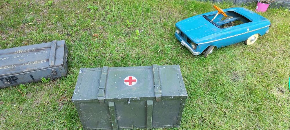 Skrzynia wojskowa z czasów PRL