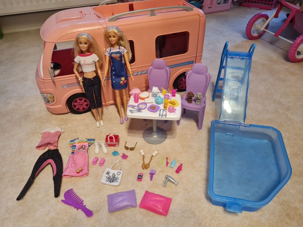 Wymarzony kamper Barbie basen auto zestaw
