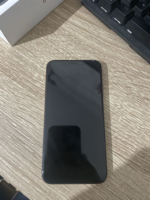 Iphone xs dourado com 64gb 77% bateria