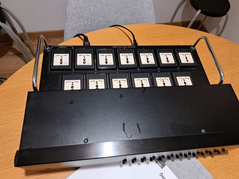 Rotel RLC-1050 kondycjoner sieciowy