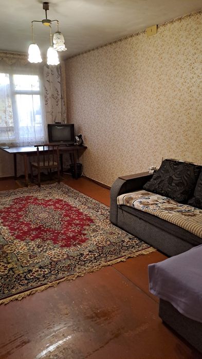 Здам 1кімнату в двох кімнатній квартирі.