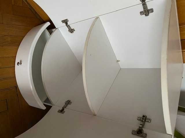 підвісний кутовий півпенал у ванну кімнату, 1000грн, Печерськ