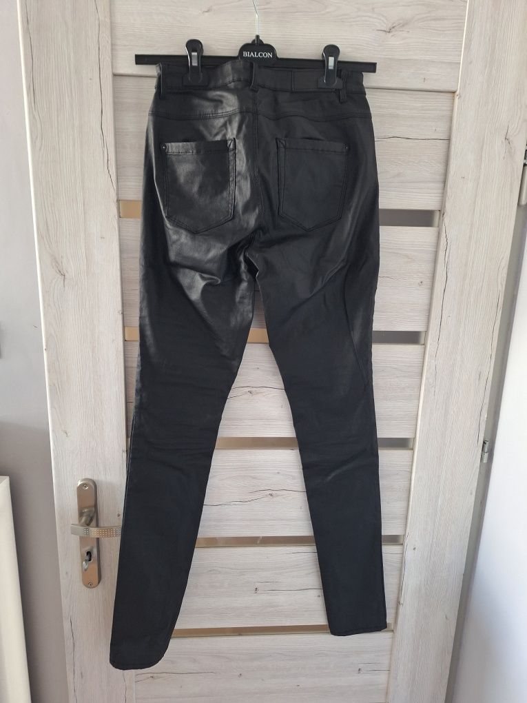 Spodnie biker imitacja skóry