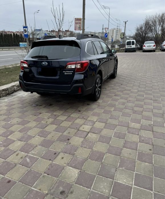 Субару Аутбек.