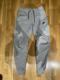 Штаны nike tech fleece