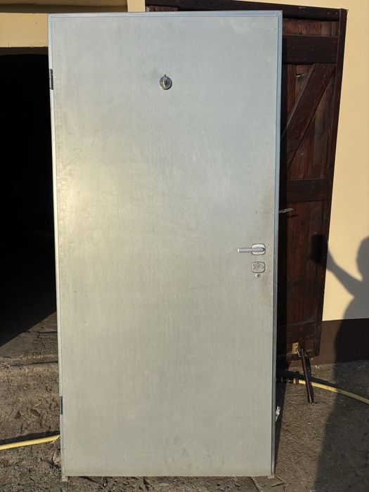 Drzwi stalowe techniczne 80 90