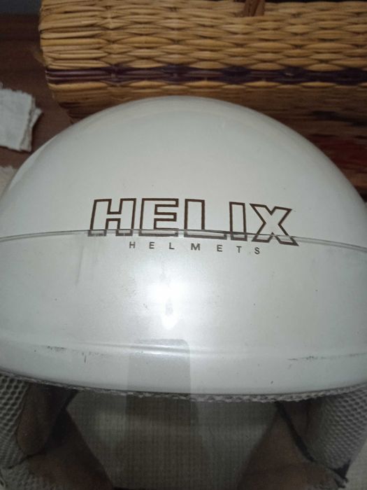 Vendo capacete de motorizadas  marca Helix