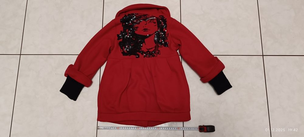 Пальто для дівчинки.