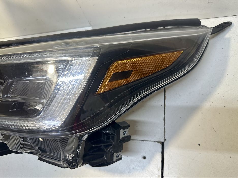 Фара левая правая Subaru Outback Legacy USA full led 2020 2021 2022