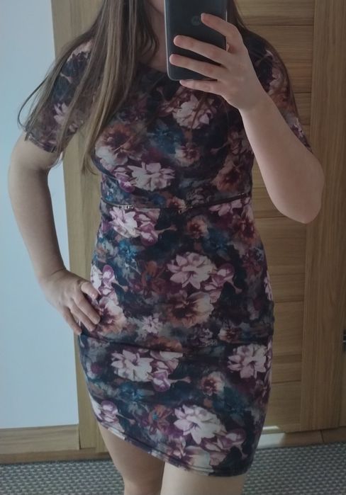 Sukienka ribbon w kwiaty z krótkim rękawem