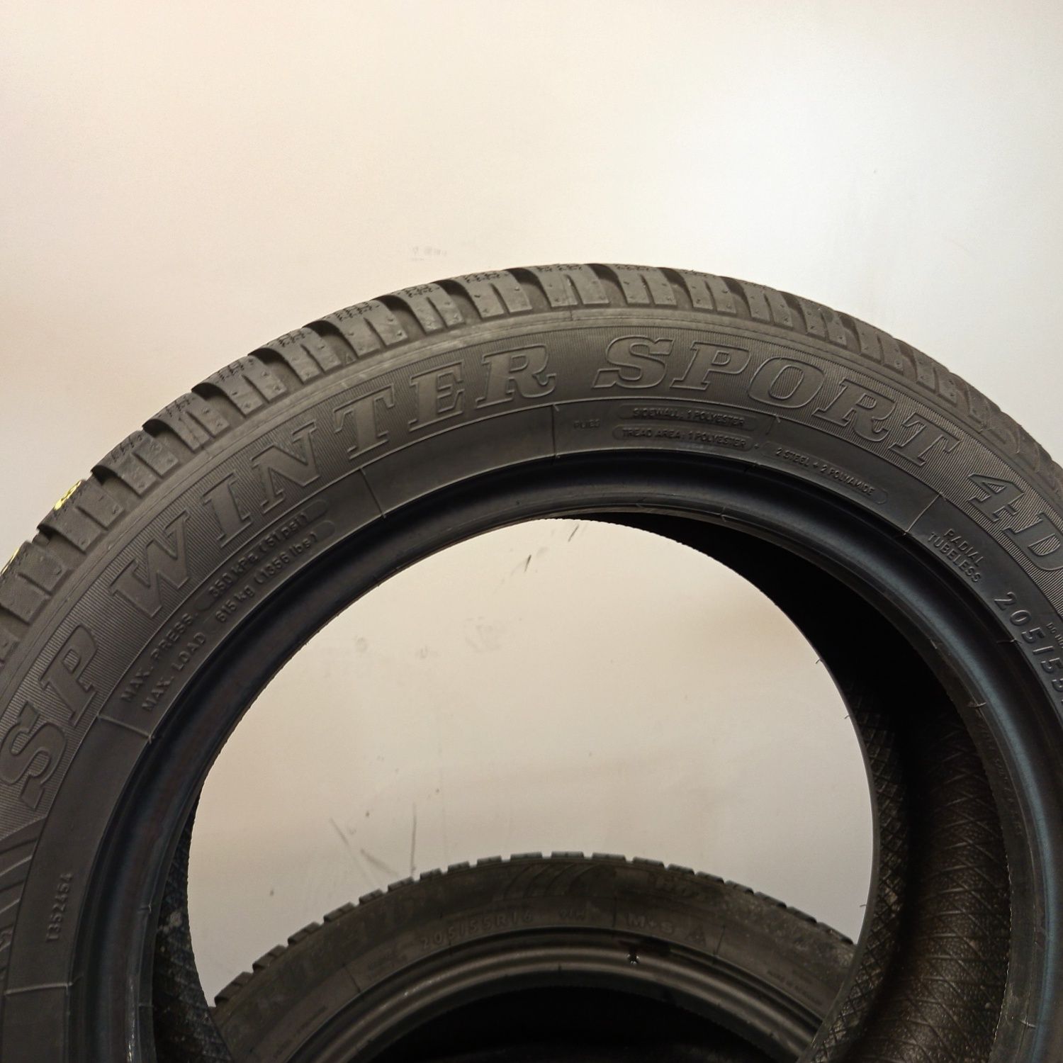 205/55R16 Dunlop SpWinterSport 4D