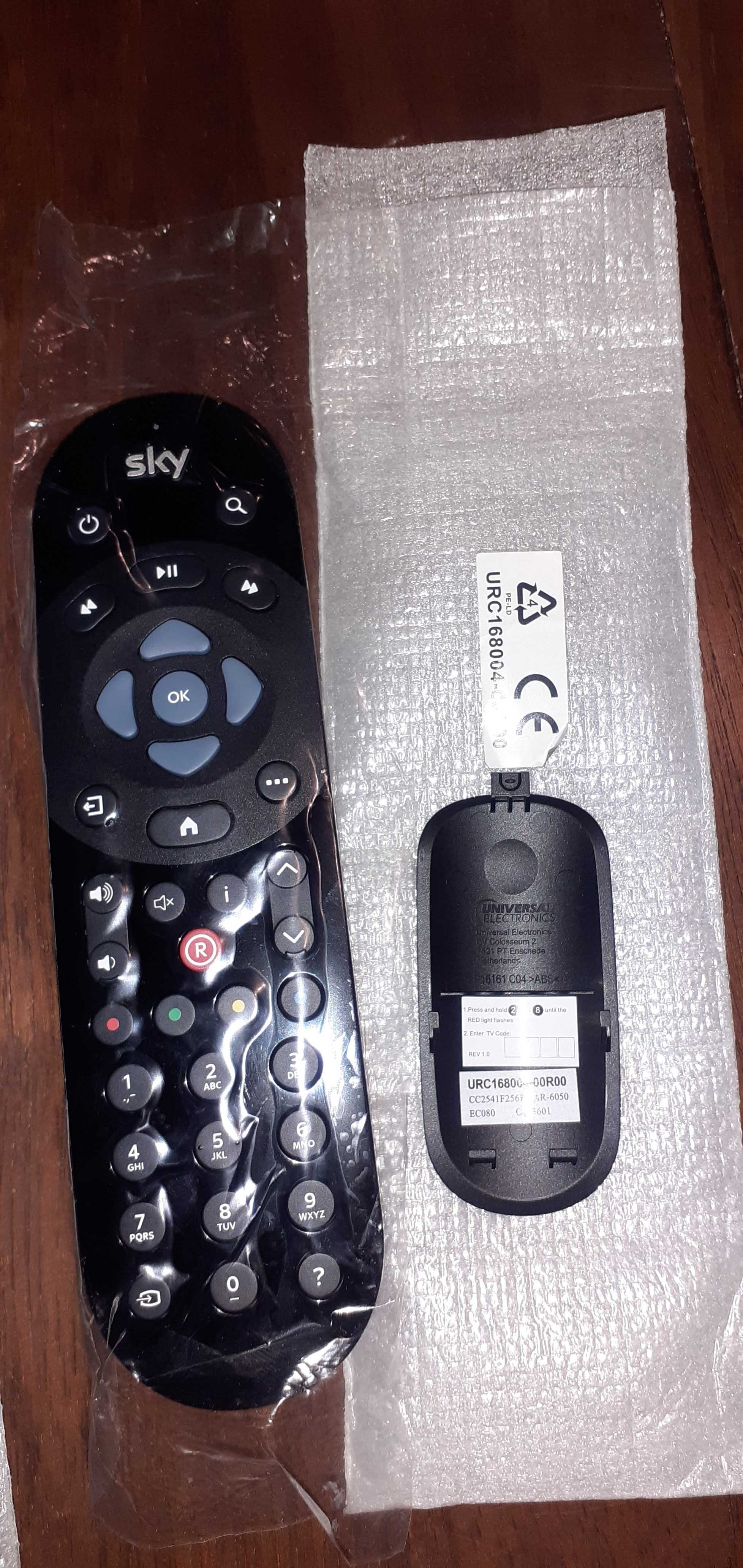 Pilot SKY Q kontrola głosowa czarny na baterie