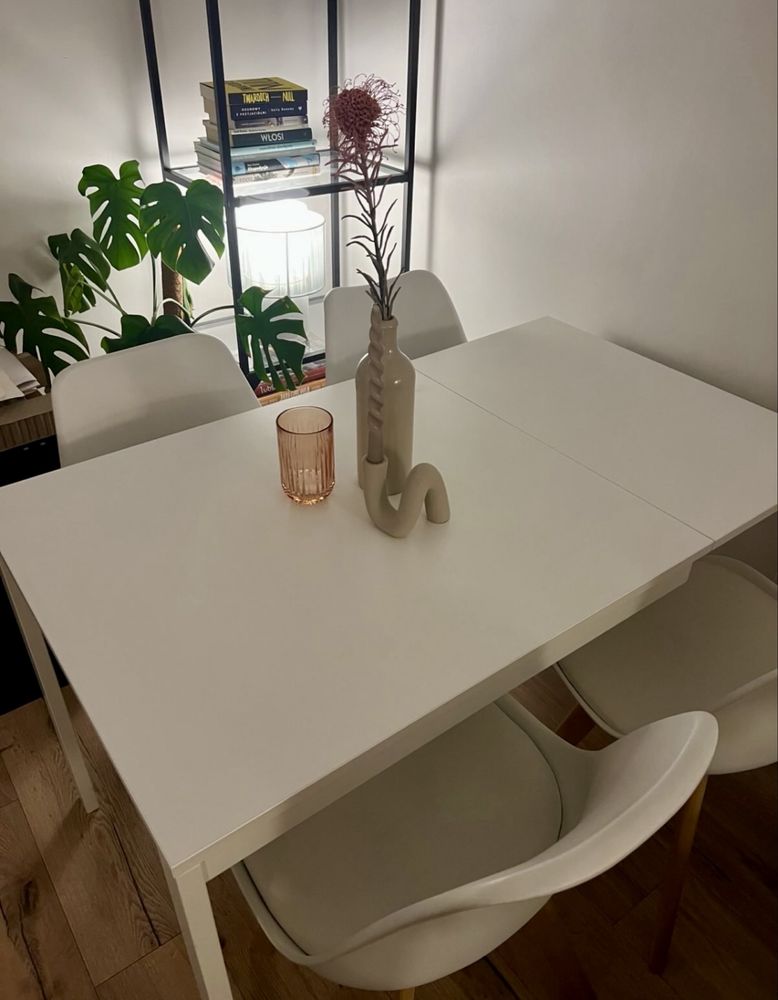 Stół rozkładany + 4 krzesła skandynawskie w komplecie