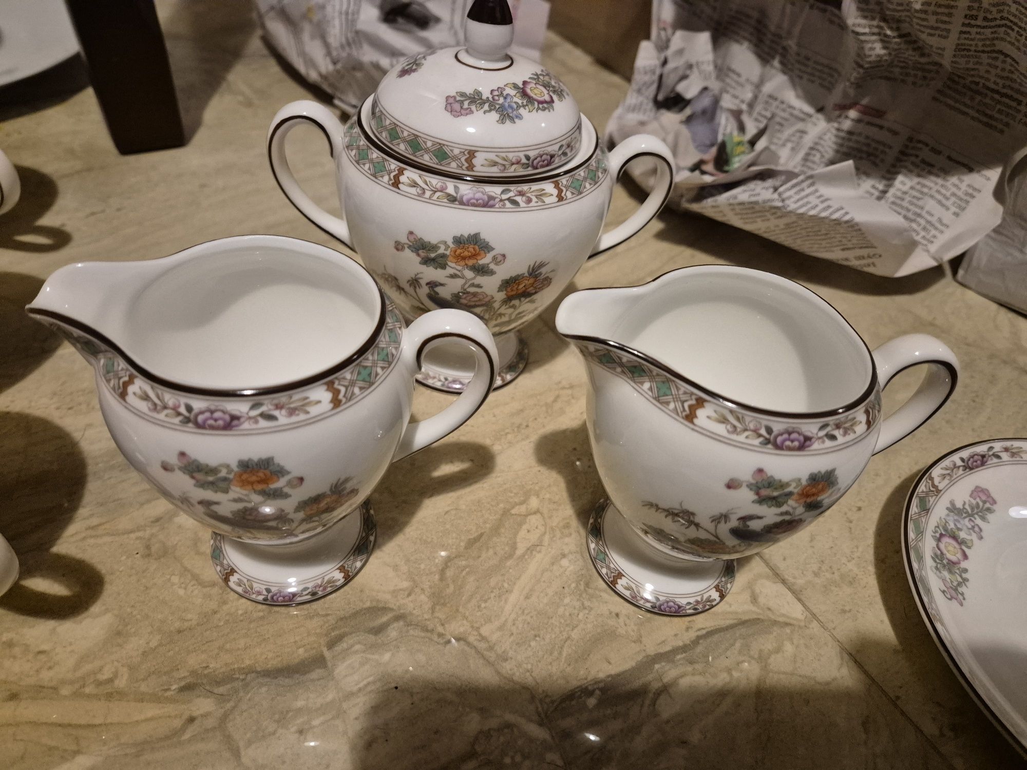 Wedgwood Kutani Crane 12 osobowy serwis obiadowo-kawowy