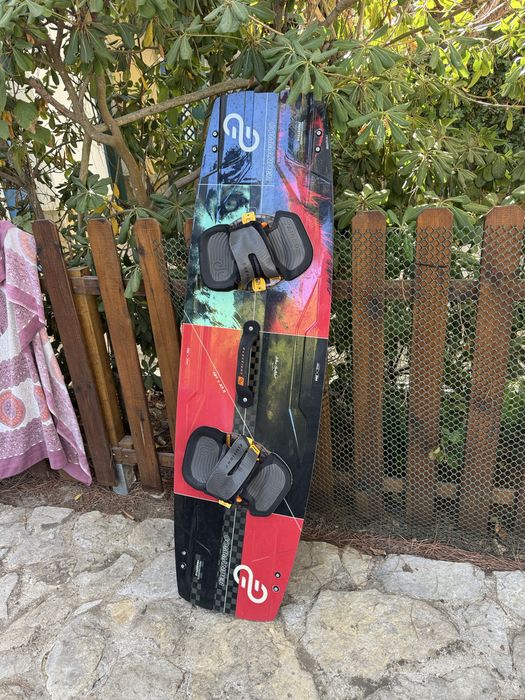Eleveight kitesurf board twintip commander special series