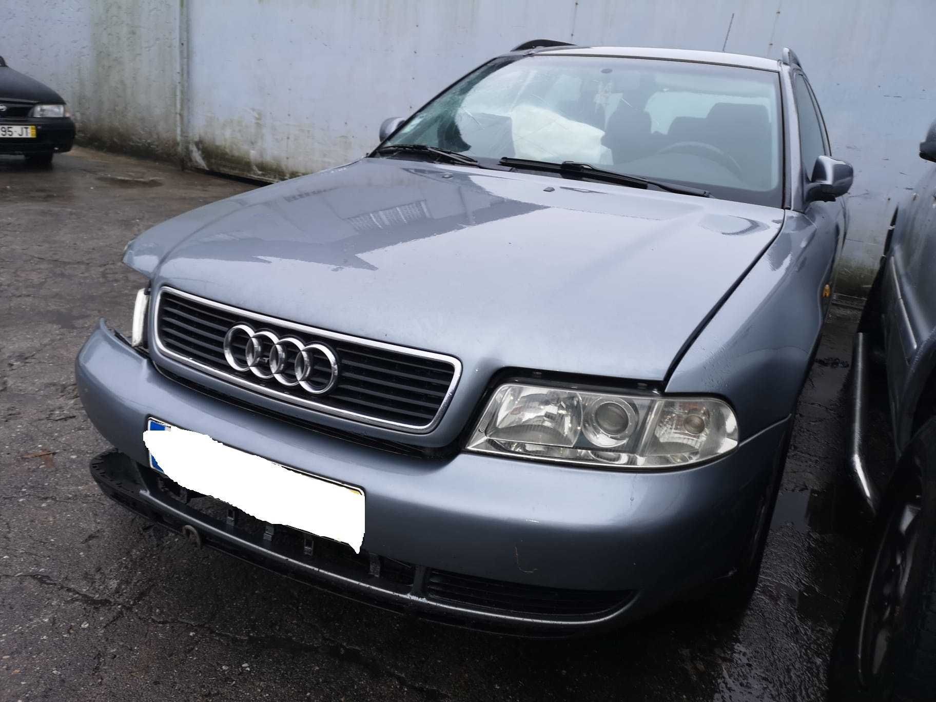 Audi A4 1.9 TDI 1999 | PARA PEÇAS |