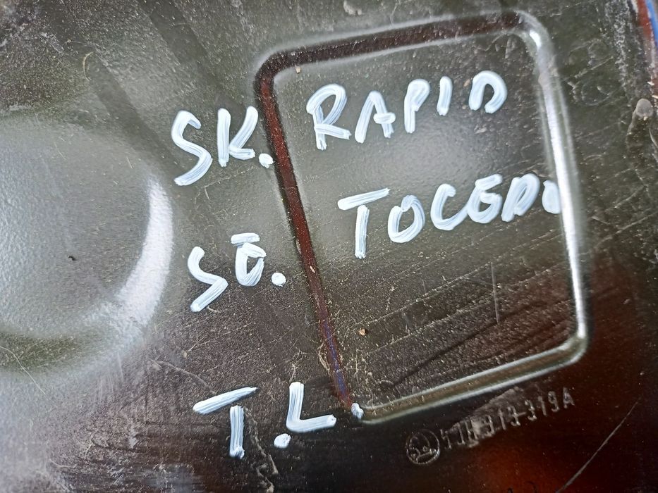 Skoda Rapid seat Toledo okular lampy tył lewej wspornik lampy lewy