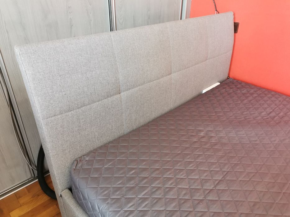 Łóżko tapicerowane 140x200 z zagłówkiem i materacem
