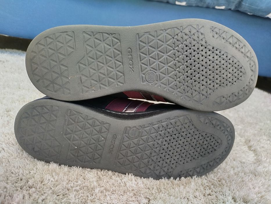 Vendo sapatilhas Geox de senhora