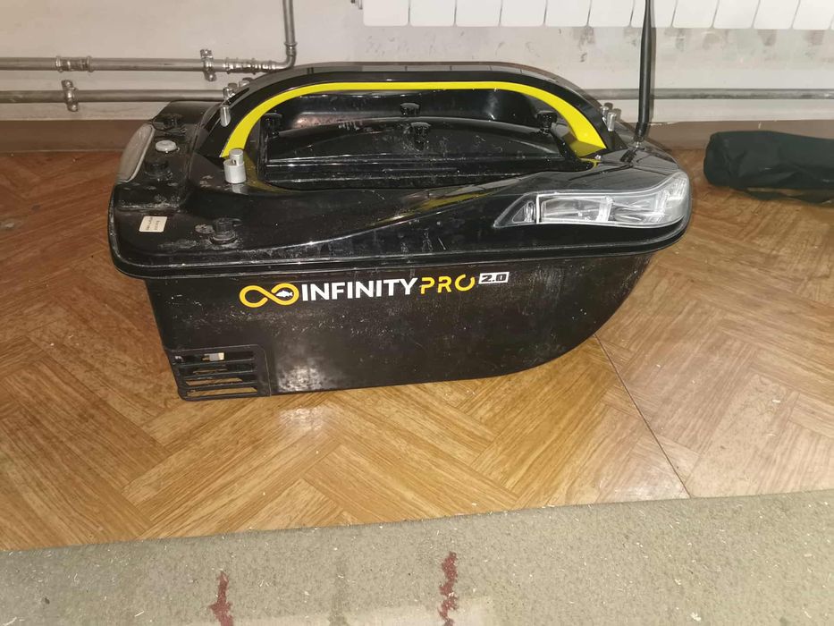 Łódka zanętowa Infinity 2.0