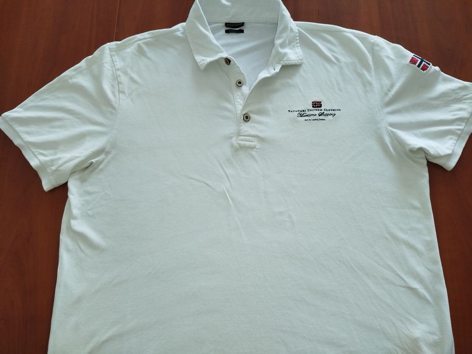 Поло від преміум-бренду Napapijri.