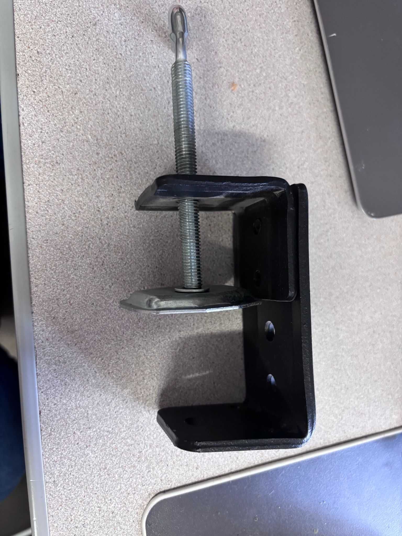 Podwójny uchwyt na monitor stojak