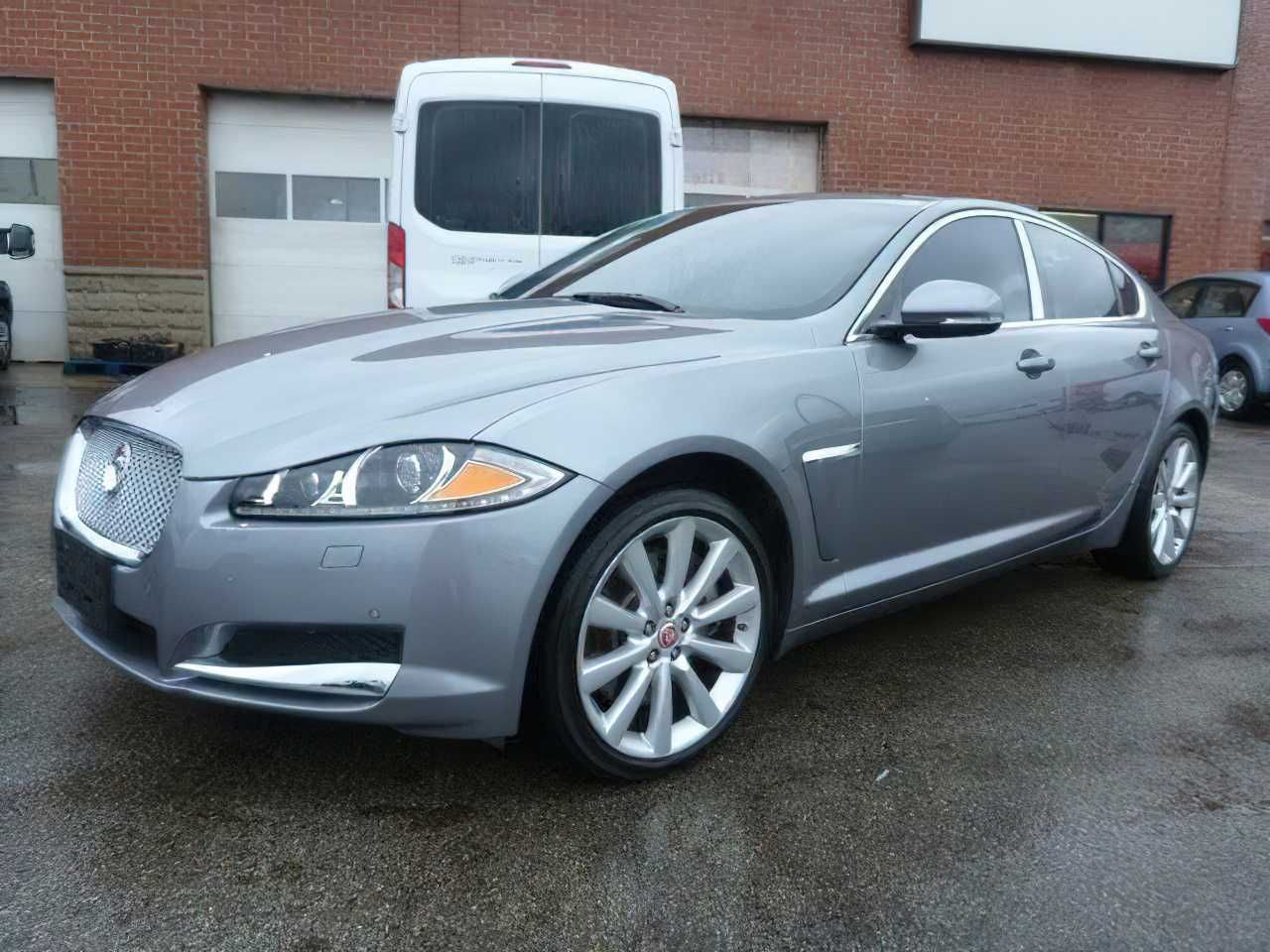 Jaguar Xf      2014