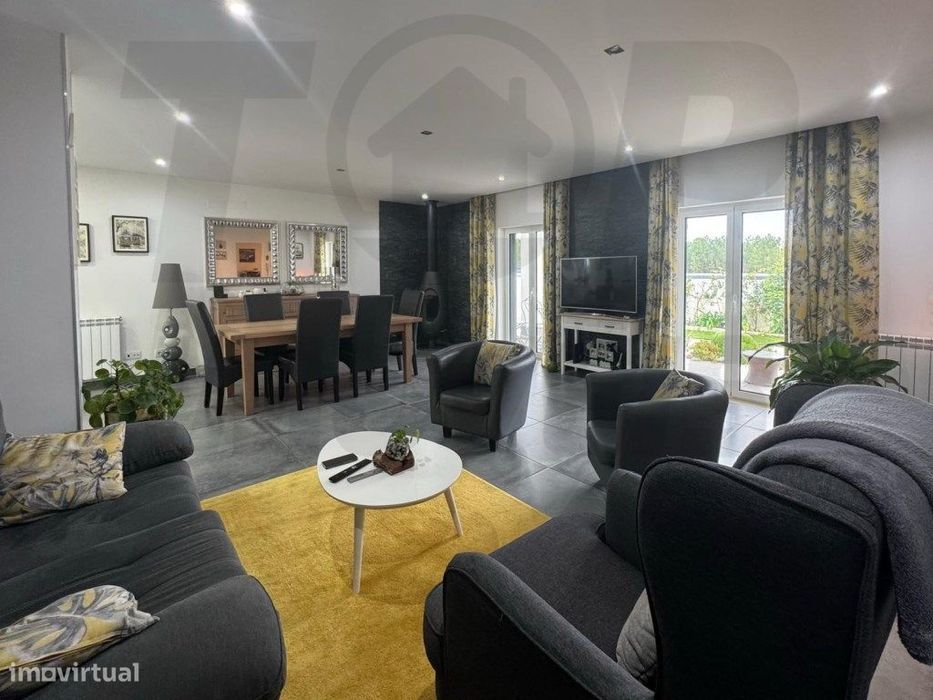 Moradia V6 de Luxo com Piscina - Foros de Salvaterra - 649.000€