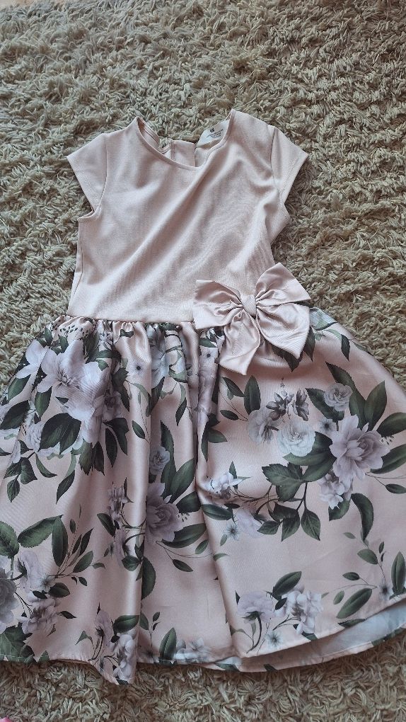 Sukienki 134/140 H&M