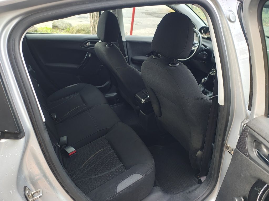 Peugeot 208 1.4 HDi Salon PL